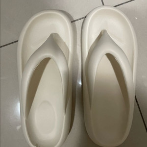 스파오 경량 쪼리 슬리퍼 270mm