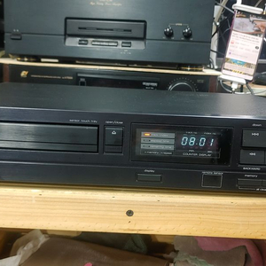 럭스만 D-100 CD플레이어