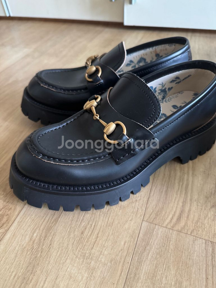 구찌 홀스빗 레더 로퍼 블랙 새상품--5