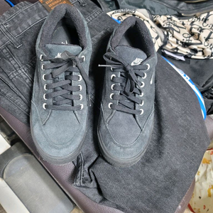나이키 스니커즈 275
