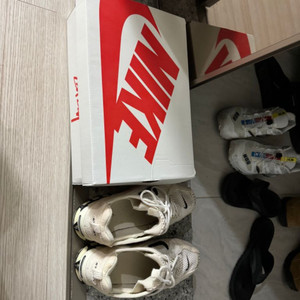 나이키 스투시 나투시 줌 포실 스피리돈 285