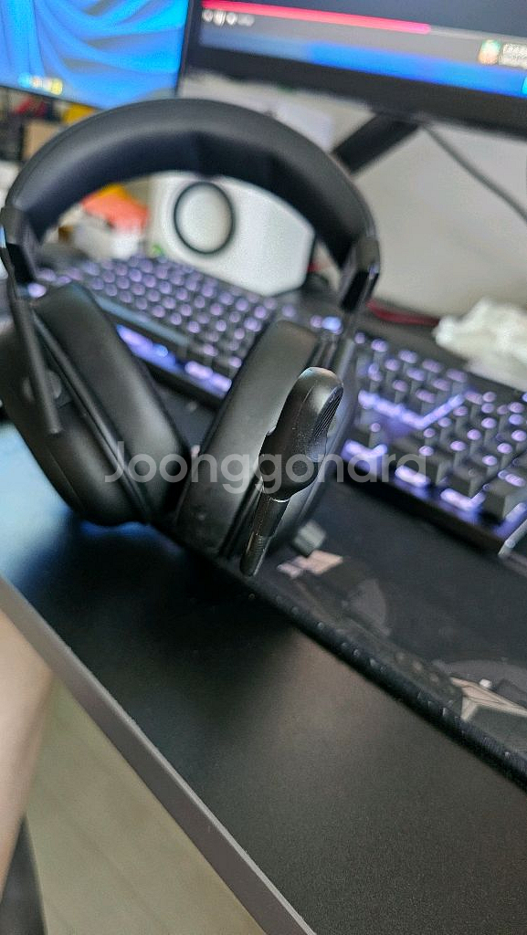 레이저 블랙샤크 하이퍼스피드 V2 무선 게이밍 헤드셋--1
