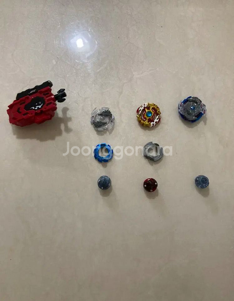 베이블레이드 런처+레퀴엠 스프리건+롱기누스 2종--0