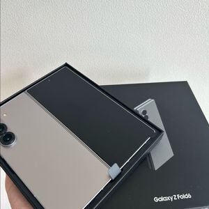 갤럭시Z폴드6 1Tb 1테라 새제품(자급제)