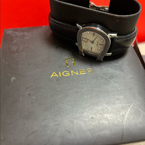 AIGNER 아이그너 여성 가죽 시계 A31000