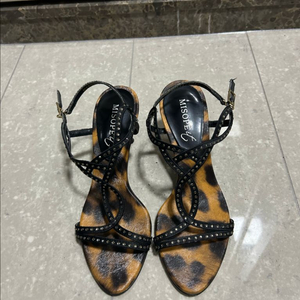 미소페 샌들