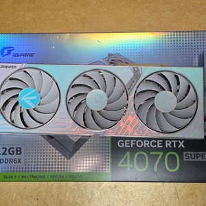 컬러풀 rtx 4070s 화이트