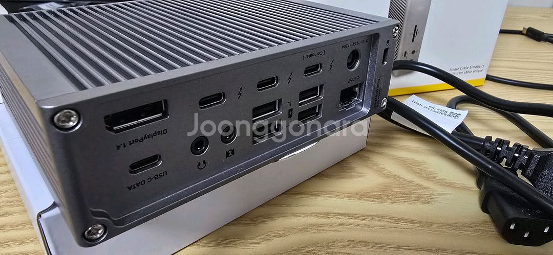 CalDigit TS4 Thunderbolt--0
