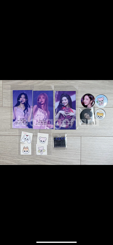 아이브 핀버튼,띠부실 월드투어 시네마 특전 판매합니다.--0