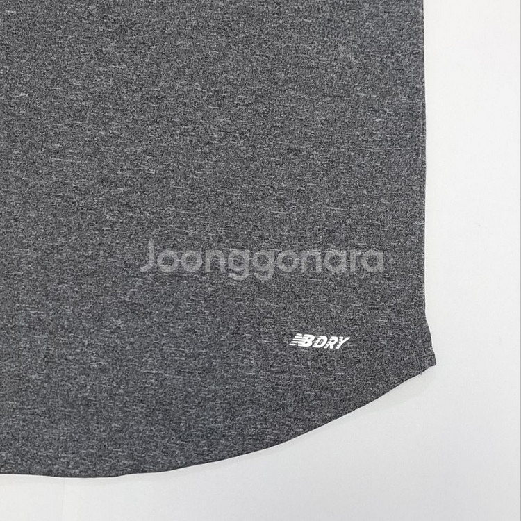 뉴발란스 여성 티셔츠 회색 반팔 트레이닝복 기능성 L--3