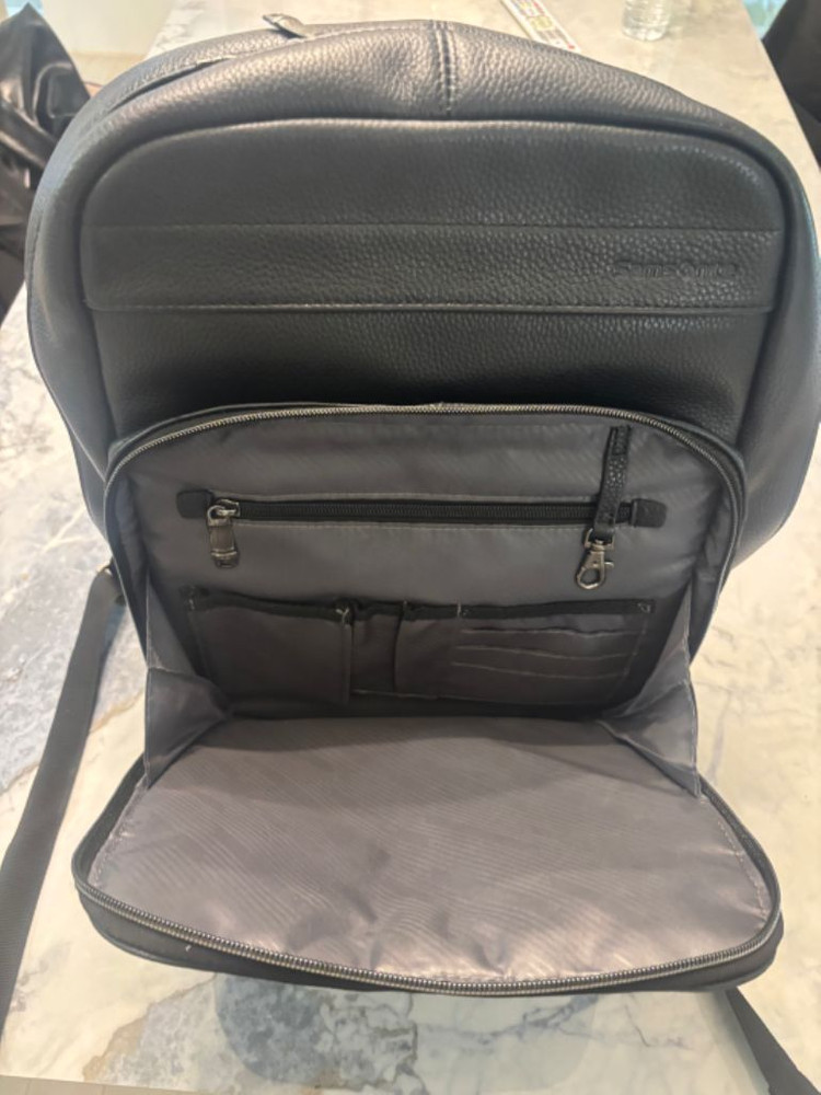 깨끗한 샘소나이트 소가죽 백팩 캐주얼 정장 최고급형 이미지