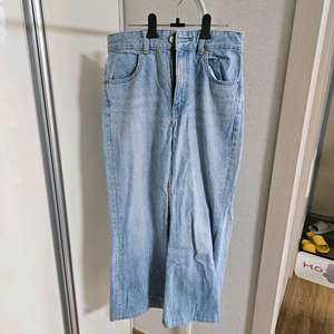 여성) 유니클로 데님 워싱 와이드팬츠 (25)