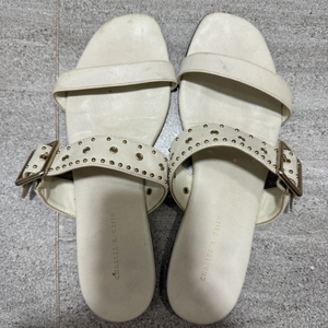 CHARLES & KEITH 샌들 화이트 38 사이즈