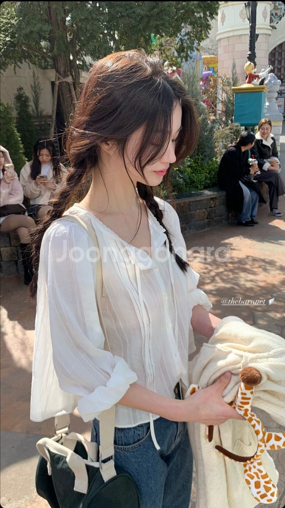 더바넷 verty ruffle blouse--2