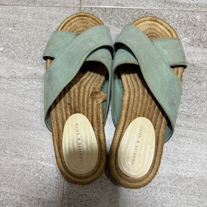 CHARLES & KEITH 샌들 38 민트
