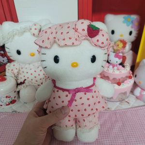 딸기 파자마 키티 인형