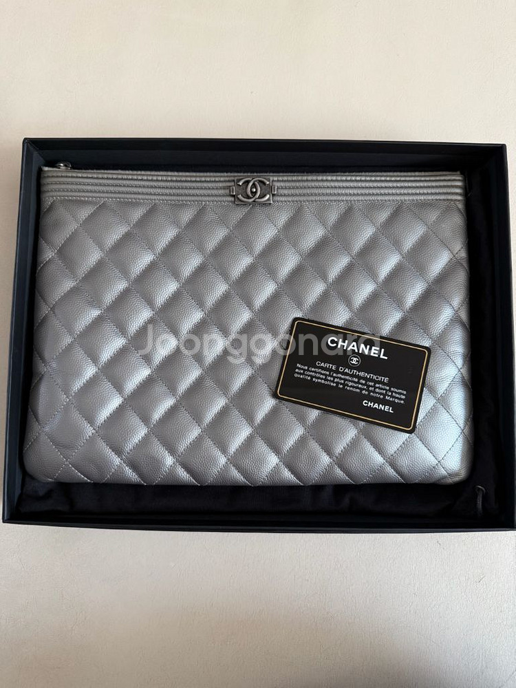 샤넬 보이 클러치 실버--0