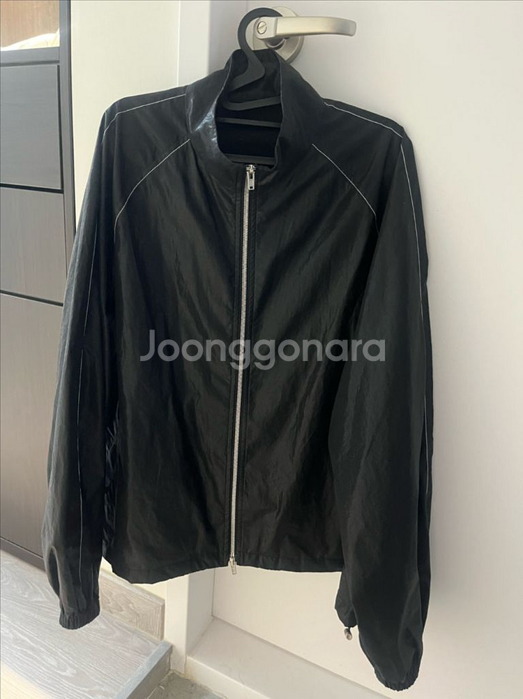 마뗑킴 로고 코팅 점퍼 자켓--1