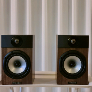 파인오디오 fyneaudio F300i 월넛