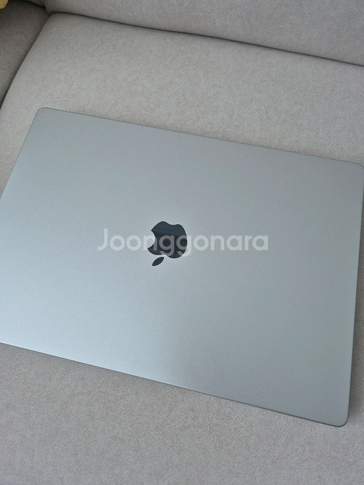 맥북 M3 Pro 16인치 실버 36GB/512GB 판--3