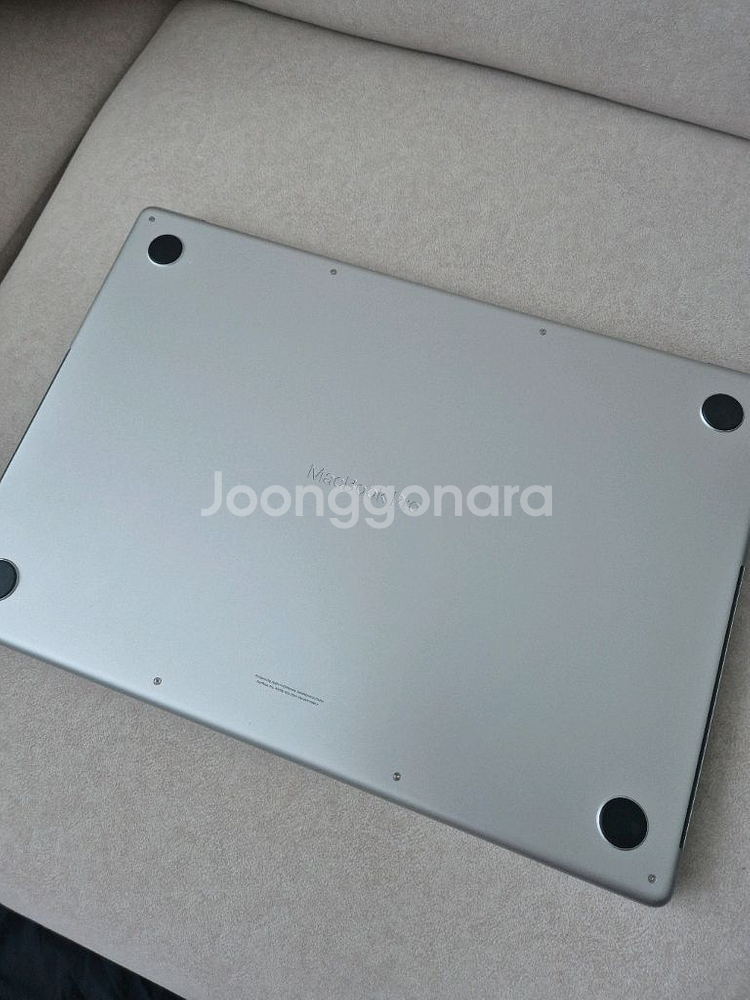 맥북 M3 Pro 16인치 실버 36GB/512GB 판--4