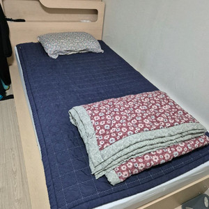침대 매트리스 및 프레임 판매