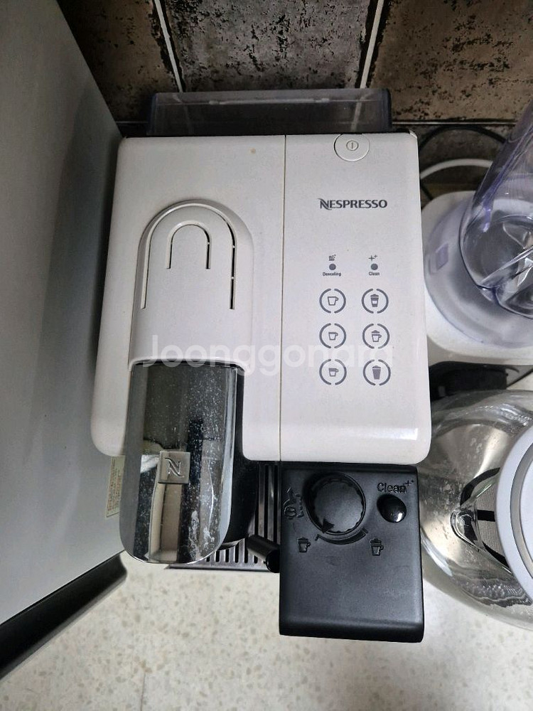 네스프레소 라티시마 터치 F511 커피머신--1