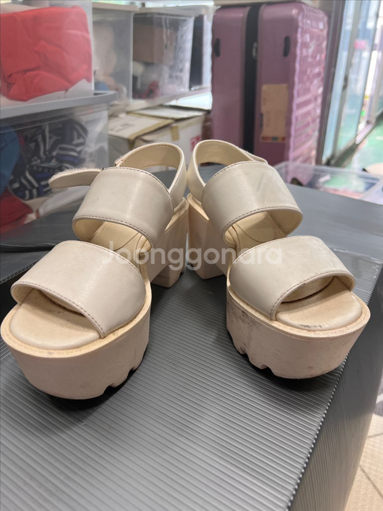 FIG&VIPER 플랫폼 샌들 아이보리 색상 S 사이즈--1