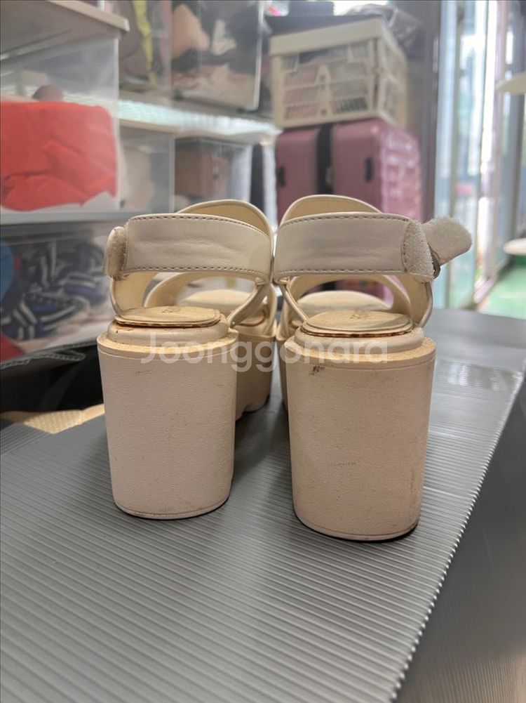 FIG&VIPER 플랫폼 샌들 아이보리 색상 S 사이즈--2