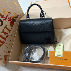 루이비통 클루니BB 에피 M58925 한정판 판매