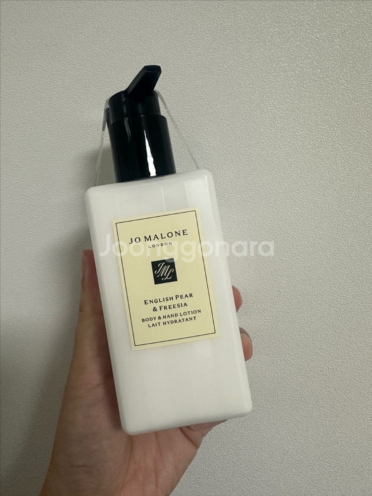 조 말론 런던 잉글리쉬페어앤프리지아 바디 앤 핸드 로션--1