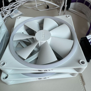 nzxt duo 140 컨트롤러 팝니다