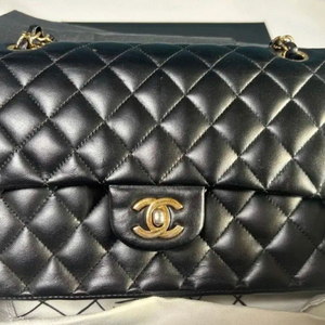 샤넬 클래식 미듐 램스킨