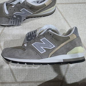 새제품)뉴발란스 U996GR 235 새상품 뉴발 996