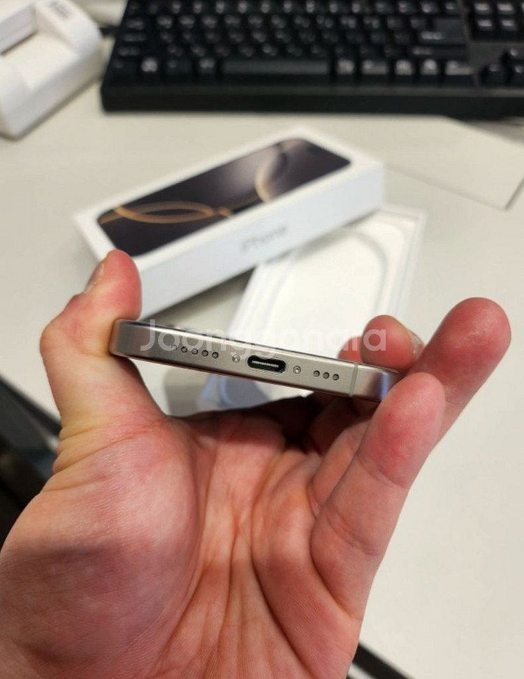 이이폰 16프로 256gb s급--3