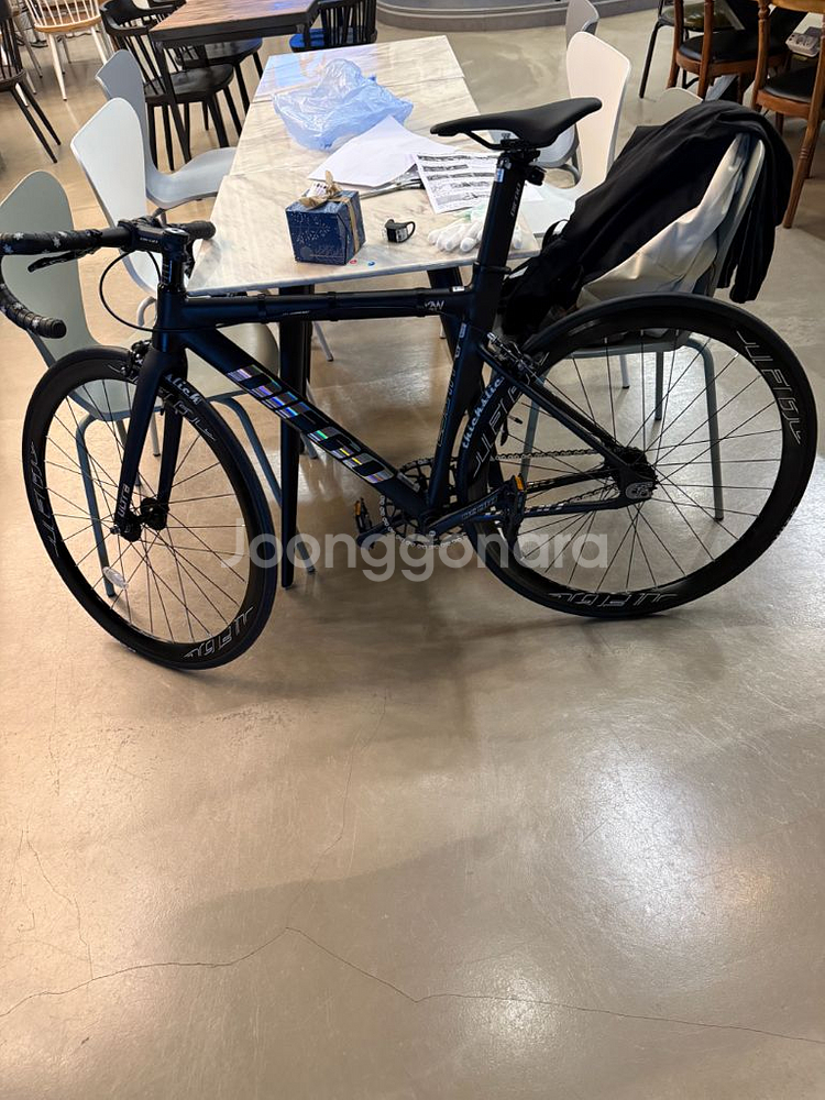 디에고 울트라 픽시 탄지 2개월 조금 넘었어요.--2