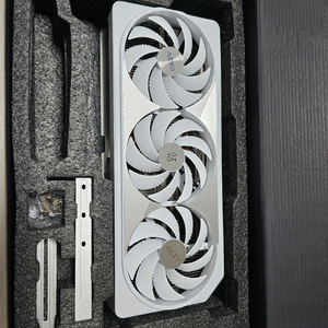 RTX4090 aero 쿨러(슈라우드 방열판)+박스