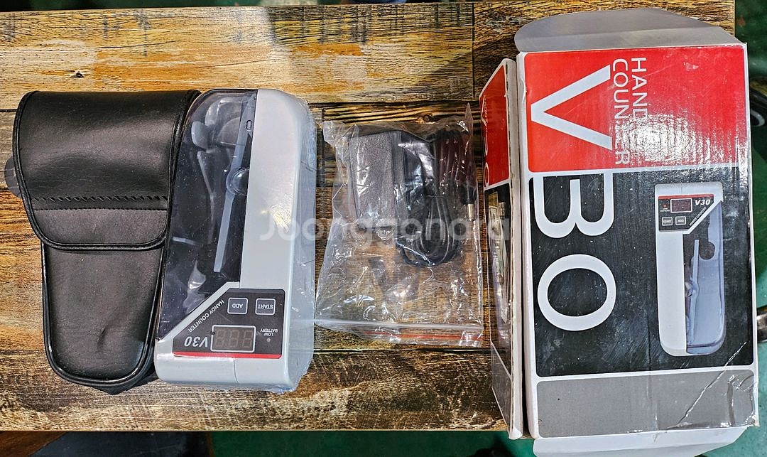 V-30 휴대용 지폐 계수기--1