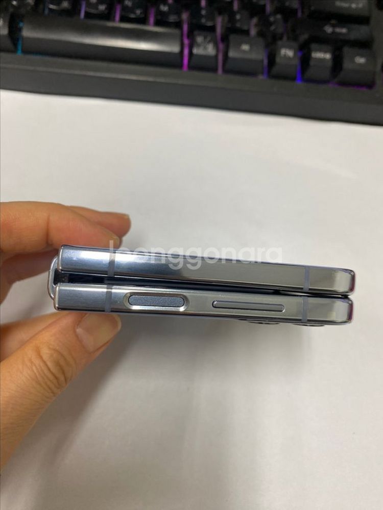 SK 갤럭시Z플립4 블루 외관깨끗 256G 무잔상급--4