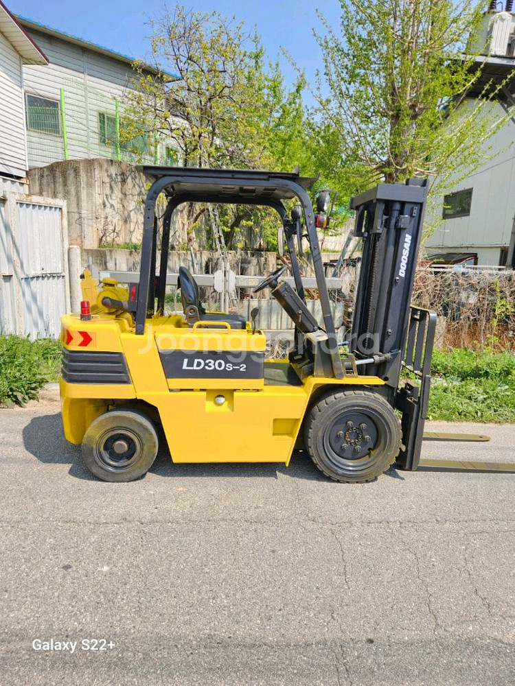 중고지게차 두산 LD30S-2 디젤 중고 지게차 싸게판--3