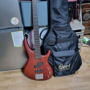 콜트ACTION BASS