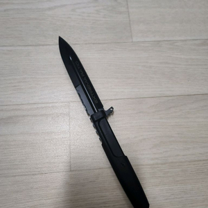 익스트리마 라티오 레퀴엠 나이프