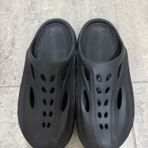 호카 오라 뮬 슬리퍼 우먼스8 240 팝니다