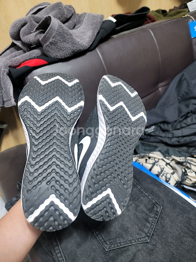 나이키 런닝화 245--6