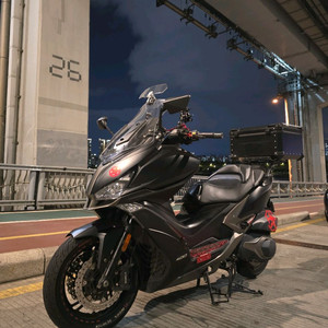 21년식 킴코익사이팅400s 1.5만km 판매합니다