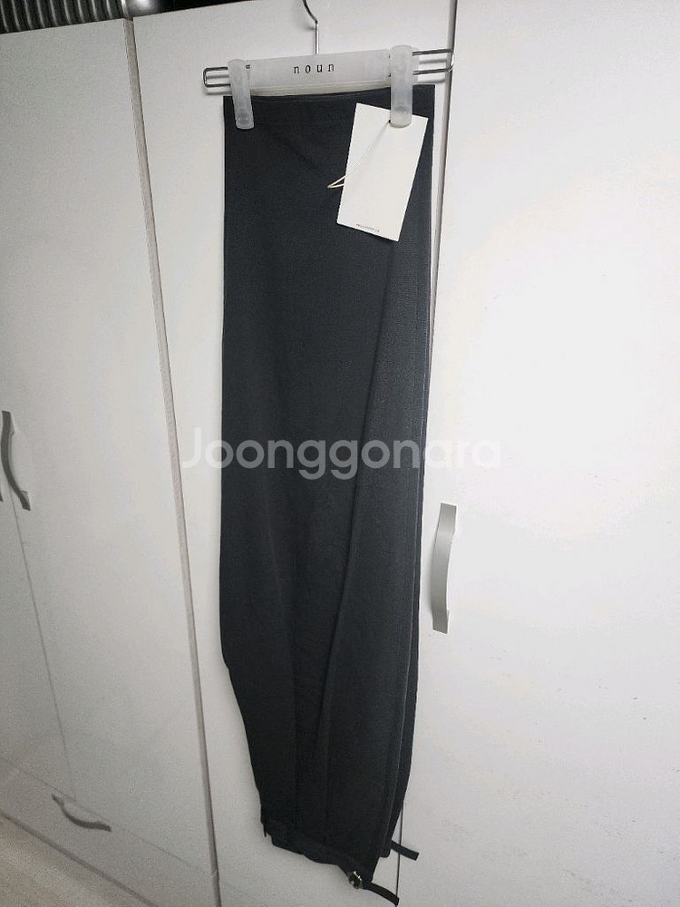 새제품 2사이즈) 노운 와이드 치노 차콜--3