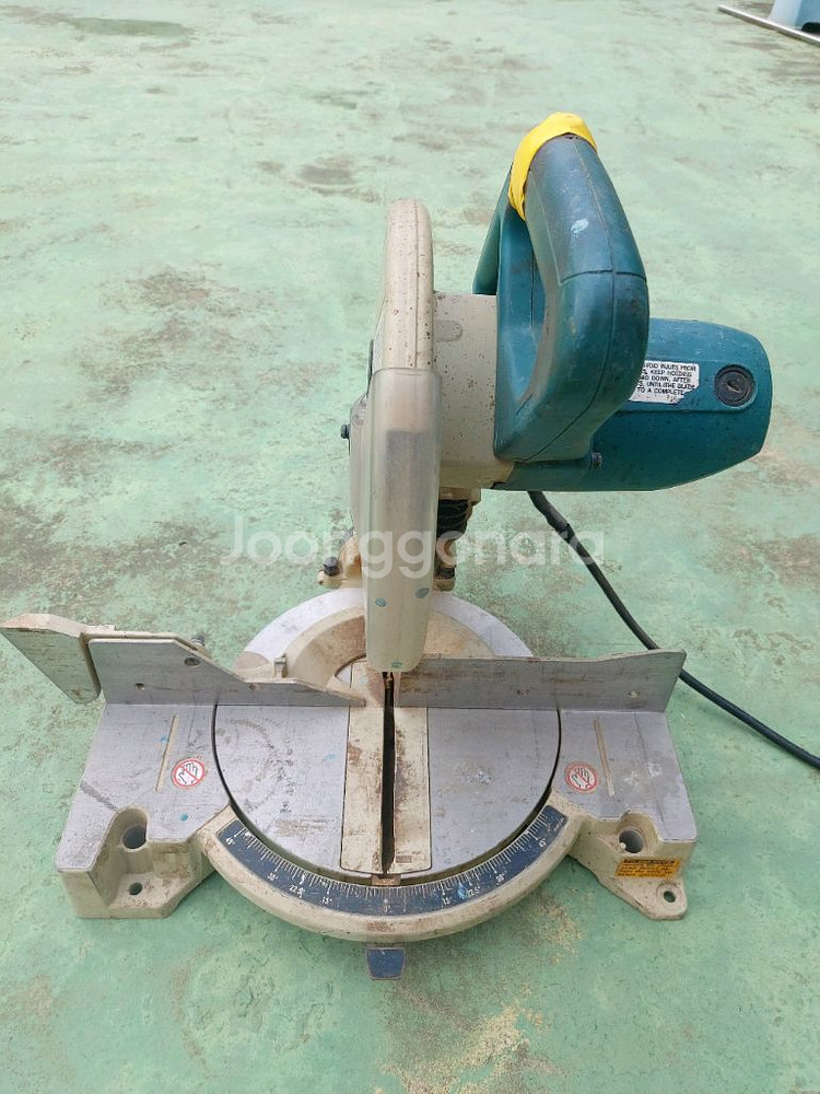 마끼다 각도절단기--0