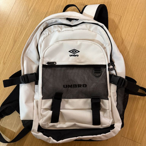 엄브로 백팩 28L