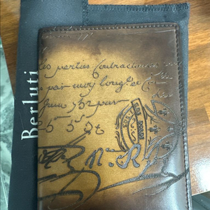 Berluti 벨루티 Scritto 여권 지갑(새상품)
