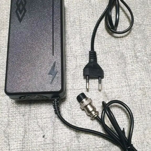 전동킥보드 48v용 충전기 새상품 무료배송